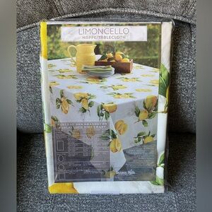 60” Round Tablecloth (Lemoncello pattern)